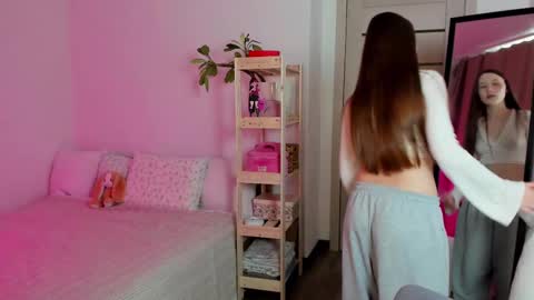 stella_sunny online show from 7, 3, 2025