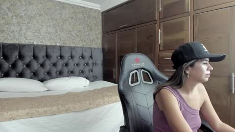 Snapshot of stella_xue chatting on 18, 1, 2025 Estella online show from 18, 1, 2025