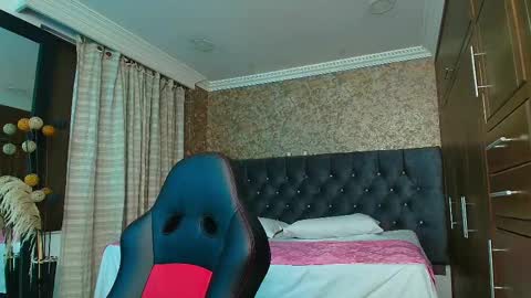 Snapshot of stella_xue chatting on 16, 9, 2025 Estella online show from 16, 9, 2025