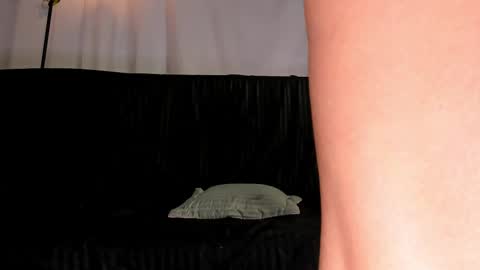 Snapshot of stellart_ chatting on 4, 3, 2025 stellart_ online show from 4, 3, 2025