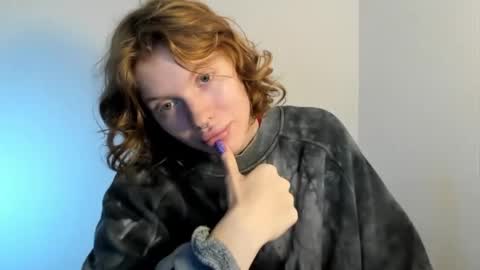 Snapshot of stellaswen chatting on 10, 10, 2025 S T E L L A online show from 10, 10, 2025