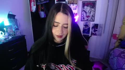 Snapshot of stephani_rousso chatting on 12, 9, 2025 joha cosmo online show from 12, 9, 2025