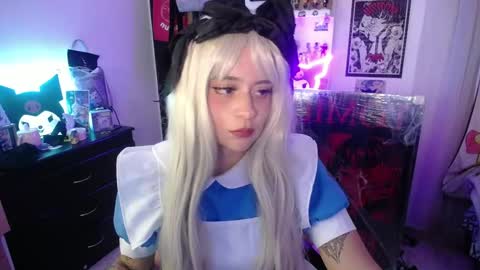 Snapshot of stephani_rousso chatting on 12, 10, 2025 joha cosmo online show from 12, 10, 2025