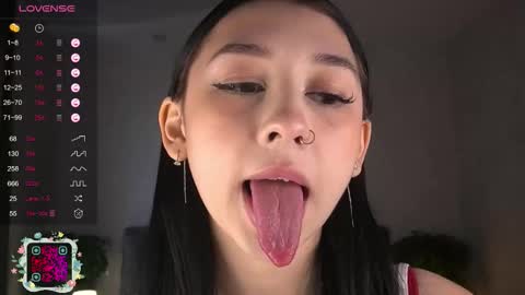 Snapshot of stephaniesally chatting on 26, 10, 2025 Sonya online show from 26, 10, 2025