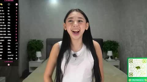 Snapshot of stephaniesally chatting on 5, 12, 2025 Sonya online show from 5, 12, 2025