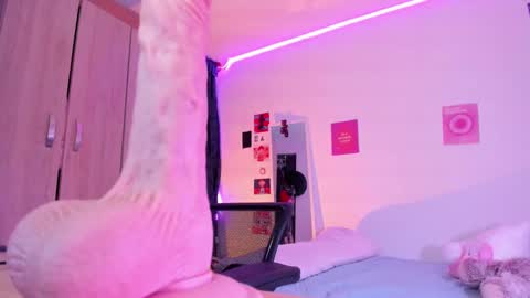 Snapshot of stephanifox chatting on 2, 2, 2025 Stephanie online show from 2, 2, 2025