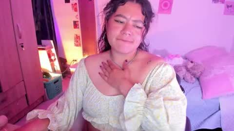 Snapshot of stephanifox chatting on 5, 2, 2025 Stephanie online show from 5, 2, 2025