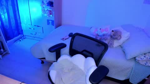 Snapshot of stephanifox chatting on 4, 3, 2025 Stephanie online show from 4, 3, 2025