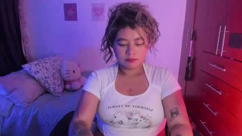 Snapshot of stephanifox chatting on 13, 10, 2025 Stephanie online show from 13, 10, 2025