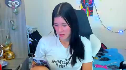 Snapshot of stephany_uwu chatting on 5, 11, 2025 Stephany independient model online show from 5, 11, 2025