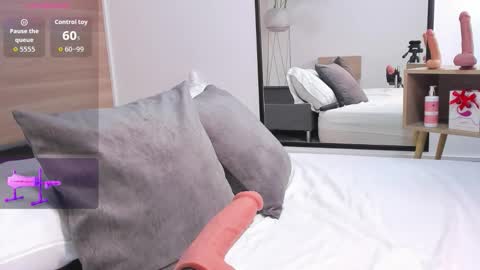 Snapshot of stephanya_ chatting on 9, 10, 2025 S T E P H A N Y A online show from 9, 10, 2025