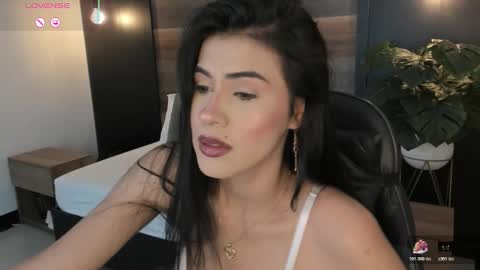 S T E P H A N Y A online show from 3, 3, 2026