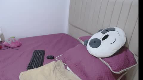 Angie mature online show from 13, 9, 2025