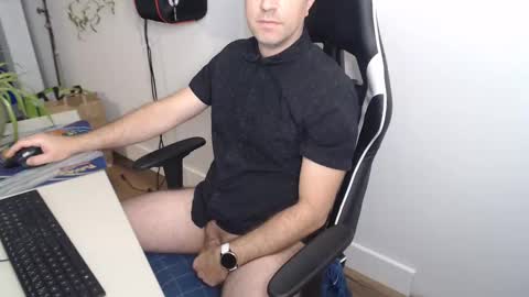 steve_oo8 online show from 3, 12, 2024