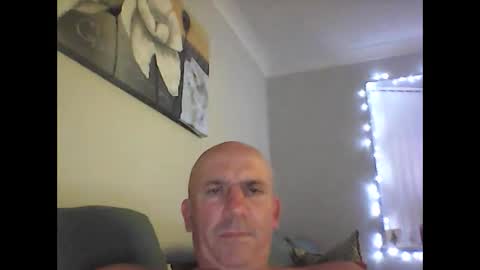 Snapshot of steveinengland chatting on 15, 12, 2024 steveinengland online show from 15, 12, 2024