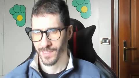 Snapshot of stevex870 chatting on 16, 11, 2025 Steve online show from 16, 11, 2025