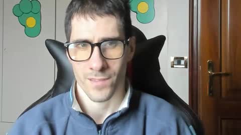 Snapshot of stevex870 chatting on 24, 11, 2025 Steve online show from 24, 11, 2025