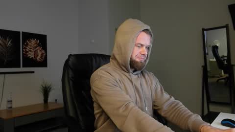 Snapshot of stewart_benzo chatting on 20, 12, 2025 Stewart Barnz online show from 20, 12, 2025