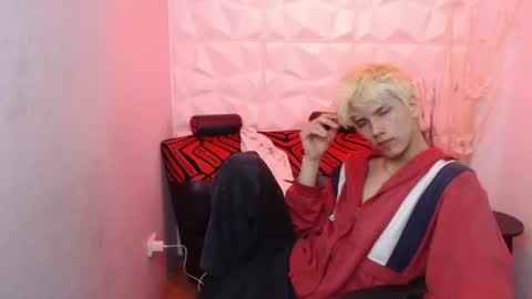 Snapshot of stich_23 chatting on 7, 7, 2026 Stich online show from 7, 7, 2026