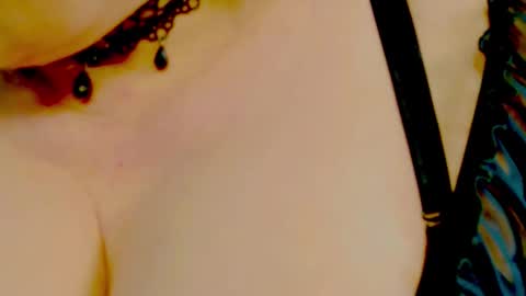 Snapshot of stiphlermomy chatting on 14, 11, 2025 StiphlerMomy online show from 14, 11, 2025