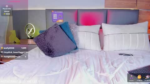 Snapshot of stone_lee_ chatting on 12, 1, 2025 Stone Lee online show from 12, 1, 2025