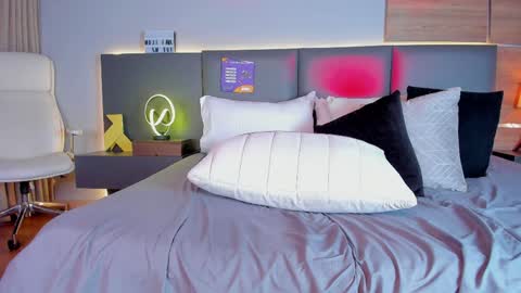 Snapshot of stone_lee_ chatting on 4, 2, 2025 Stone Lee online show from 4, 2, 2025