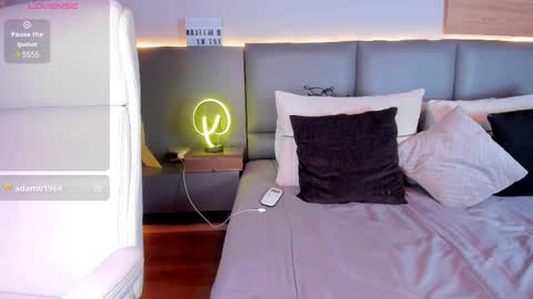 Snapshot of stone_lee_ chatting on 19, 2, 2025 Stone Lee online show from 19, 2, 2025