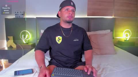 Snapshot of stone_lee_ chatting on 16, 9, 2025 Stone Lee online show from 16, 9, 2025