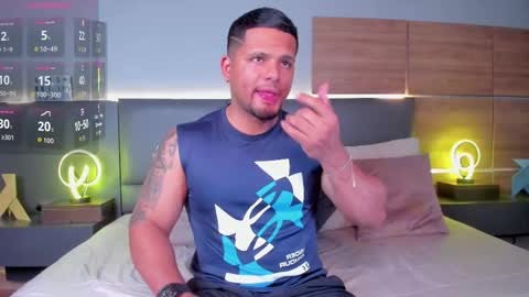 Snapshot of stone_lee_ chatting on 30, 9, 2025 Stone Lee online show from 30, 9, 2025