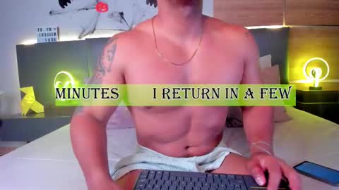 Snapshot of stone_lee_ chatting on 28, 10, 2025 Stone Lee online show from 28, 10, 2025