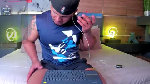 Snapshot of stone_lee_ chatting on 3, 11, 2025 Stone Lee online show from 3, 11, 2025