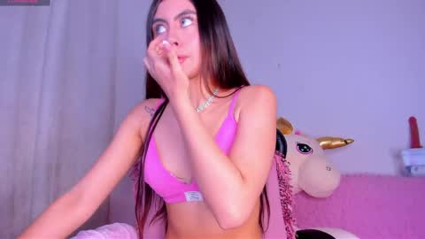 stormi_th online show from 6, 4, 2026