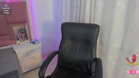 Snapshot of stormihills chatting on 10, 1, 2025 Sweety Stormi online show from 10, 1, 2025