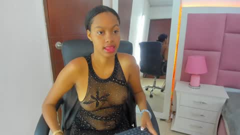 Snapshot of stormihills chatting on 17, 1, 2025 Sweety Stormi online show from 17, 1, 2025
