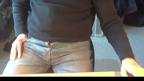 Snapshot of str8_dave chatting on 20, 11, 2025 Dave online show from 20, 11, 2025