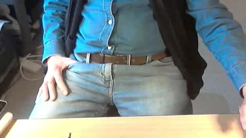 Snapshot of str8_dave chatting on 15, 12, 2025 Dave online show from 15, 12, 2025