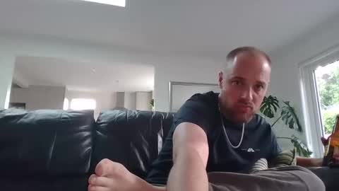 Snapshot of str8feet33 chatting on 2, 12, 2025 str8feet33 online show from 2, 12, 2025