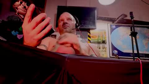 Str8 online show from 22, 10, 2025