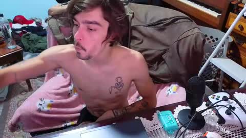 Snapshot of str8whiteboy21 chatting on 12, 10, 2025 str8whiteboy21 online show from 12, 10, 2025