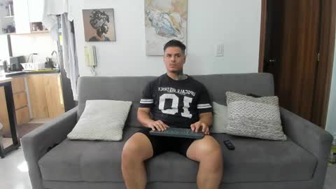 Snapshot of straight__friends chatting on 1, 6, 2026 straight__friends online show from 1, 6, 2026