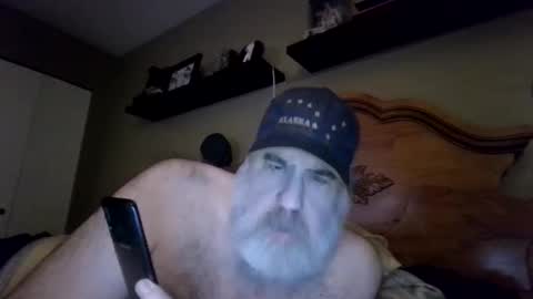 Snapshot of straightbear4you chatting on 18, 4, 2026 Straightbear4you online show from 18, 4, 2026