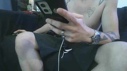 straitpipermann22 online show from 28, 10, 2025