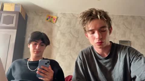 Snapshot of stralght_twinks chatting on 4, 7, 2026 Ray online show from 4, 7, 2026