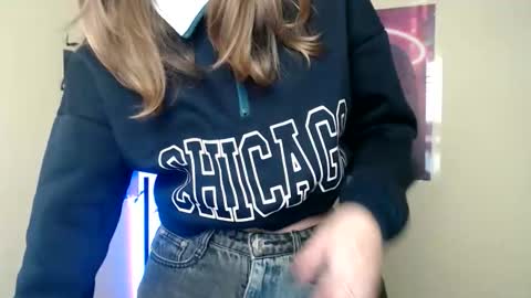 Snapshot of stranger_giirl chatting on 25, 10, 2025 Amalia online show from 25, 10, 2025