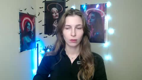 Snapshot of stranger_giirl chatting on 17, 12, 2025 Amalia online show from 17, 12, 2025