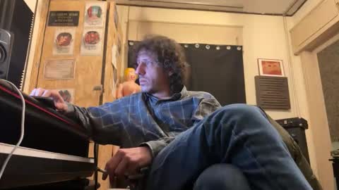 Snapshot of stratocasterluigi chatting on 25, 2, 2026 jizzers online show from 25, 2, 2026
