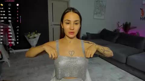 Snapshot of straw_juice chatting on 13, 10, 2025 Laura online show from 13, 10, 2025