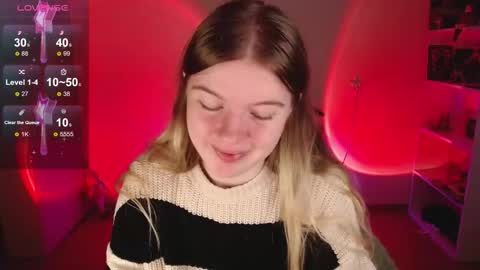 Snapshot of strawberry_juli chatting on 17, 9, 2025 Juli online show from 17, 9, 2025