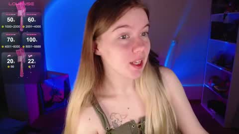 Snapshot of strawberry_juli chatting on 2, 10, 2025 Juli online show from 2, 10, 2025