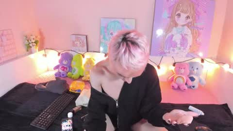 Snapshot of strawberry_kitty_ chatting on 15, 11, 2025 strawberry_kitty_ online show from 15, 11, 2025